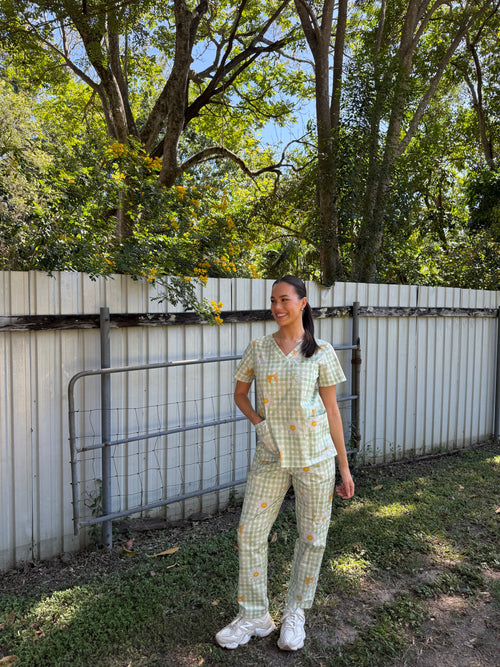 Daisy Meadow Scrubs Set